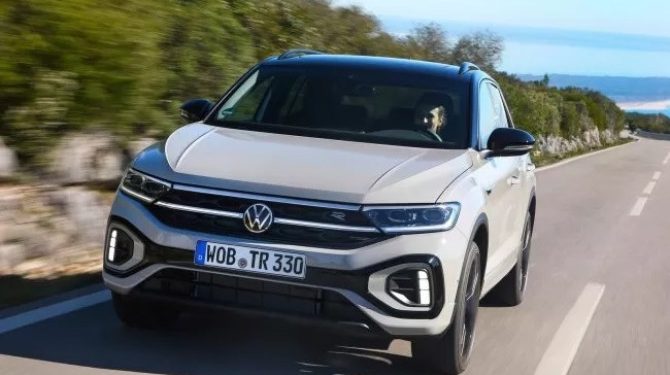 В России появился кроссовер Volkswagen T-Roc за 2,95 млн рублей