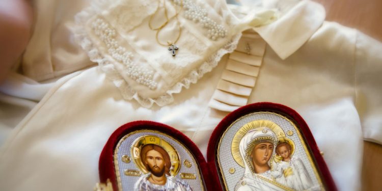 Как выбрать икону для крестника? Какая икона подойдет?