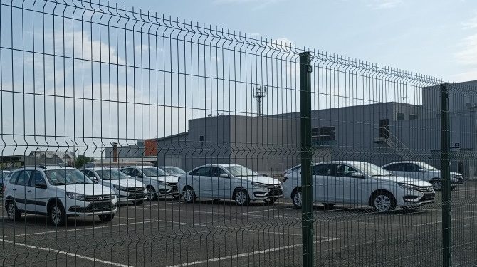 LADA Vesta вернулась в ТОП-3 российского авторынка