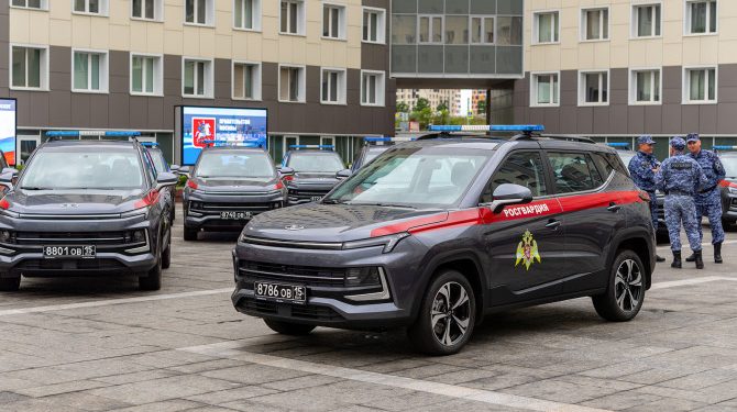 «Москвич» передал Росгвардии 100 автомобилей