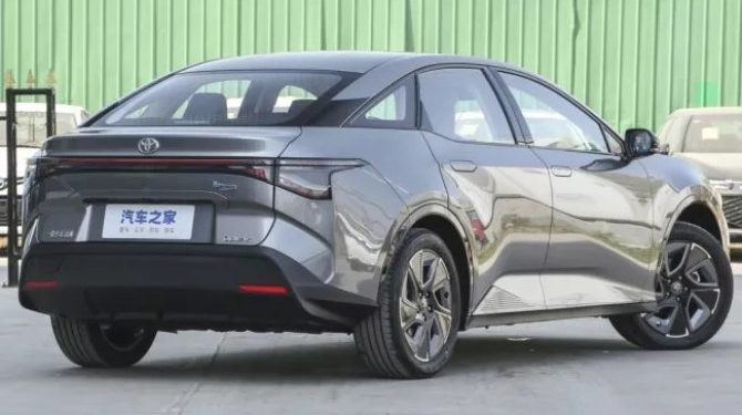 В России появился электроседан Toyota bZ3 за 4,15 млн рублей