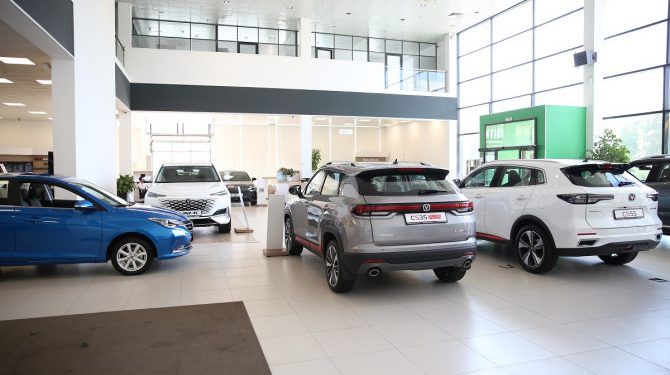 За полгода в России было продано более 400 тысяч новых автомобилей