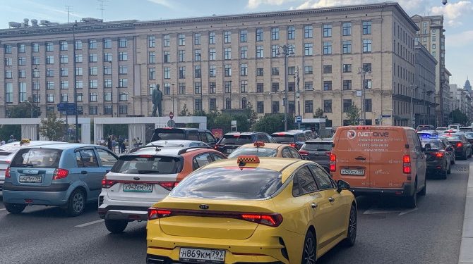 10% автомобильной техники в России оформлено на юрлиц