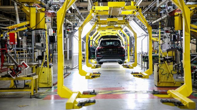 ГАЗ, КАМАЗ и «Москвич» возобновили производство после корпоративного отпуска