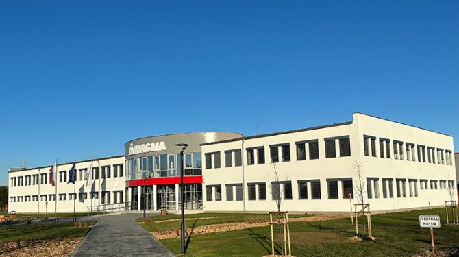 Канадский производитель автокомпонентов Magna продал свои активы российской компании