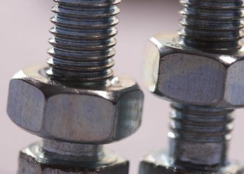 Как выбрать подходящие гайки для подъемника: 5 полезных советов
