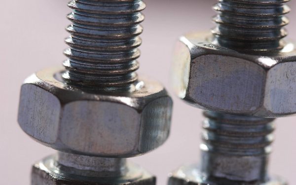 Как выбрать подходящие гайки для подъемника: 5 полезных советов