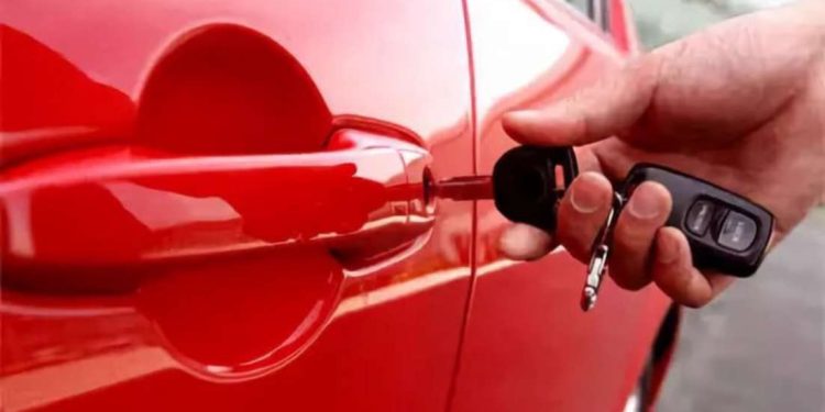 Аварийное вскрытие автомобиля: в каких случаях оно необходимо и как выполняется