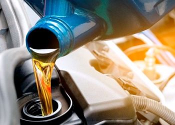 Замена масла в двигателе: периодичность и порядок выполнения