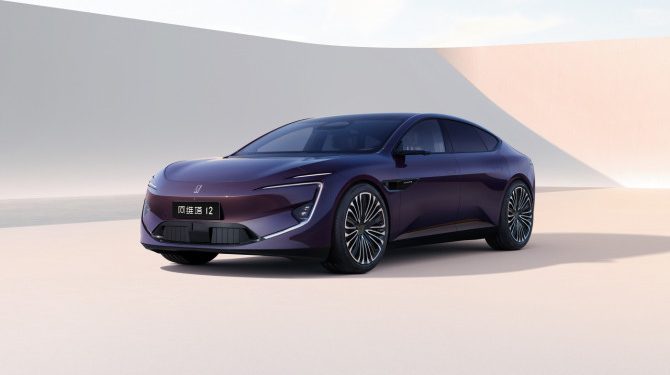 Электромобили Avatr официально появятся в России в 2024 году