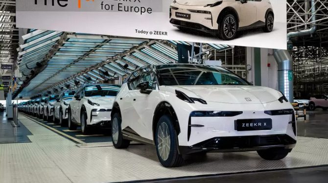 Китайские электромобили Zeekr добрались до Европы
