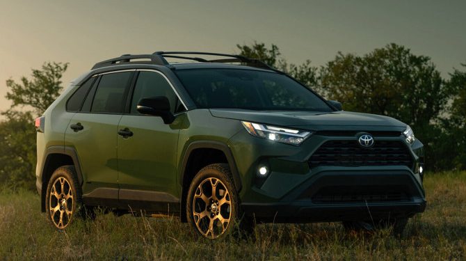 Toyota представила обновленный кроссовер RAV4