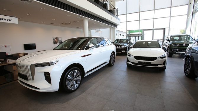 Банк «Открытие» начал выдавать кредиты дилерам на покупку автомобилей из дружественных стран