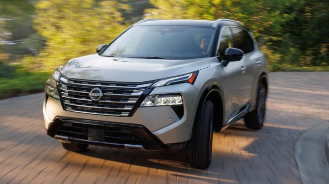 Nissan представил обновленный кроссовер X-Trail