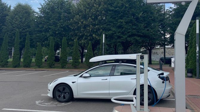 Беспошлинный ввоз электромобилей в страны ЕАЭС продлен до конца 2025 года