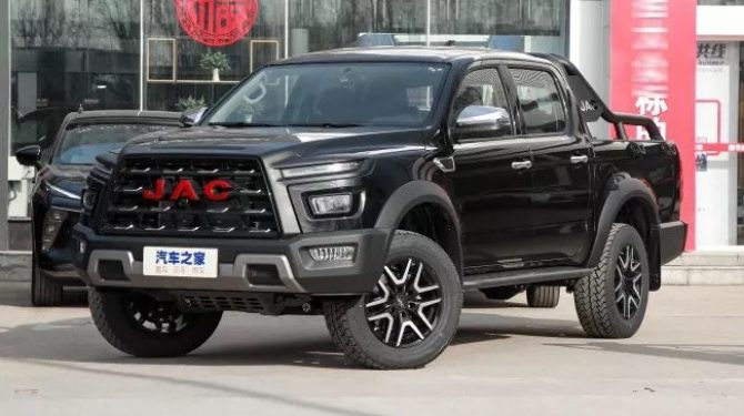 Дилеры привезли новый пикап JAC T9 за 4,5 млн рублей