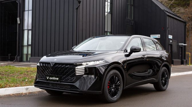 Кроссовер Venucia V-Online появился у российских дилеров