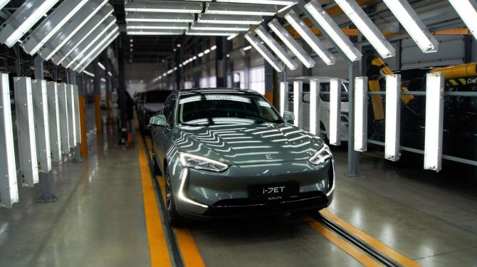 «Моторинвест» начал производство электрокроссовера Evolute i-JET