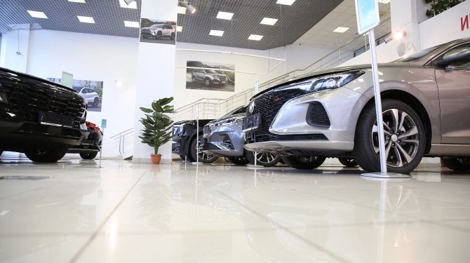 На покупку легковых автомобилей в России потрачено более 7 трлн рублей