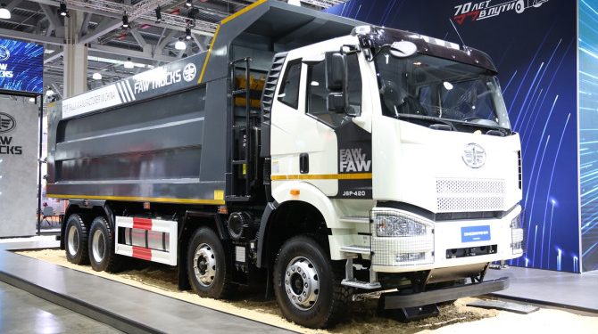 Продажи новых грузовиков снижаются третий месяц подряд