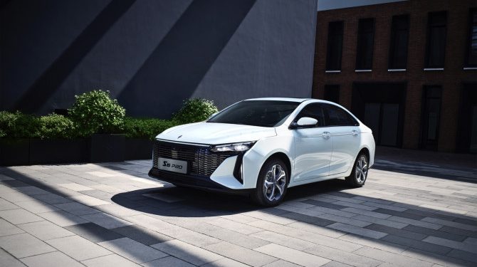 В России начались продажи седана Livan S6 Pro по цене от 2,43 млн рублей