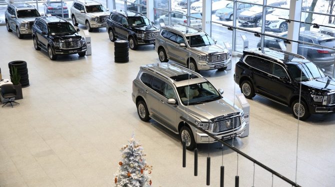 Продажи новых легковых автомобилей в 2023 году увеличились на 69%