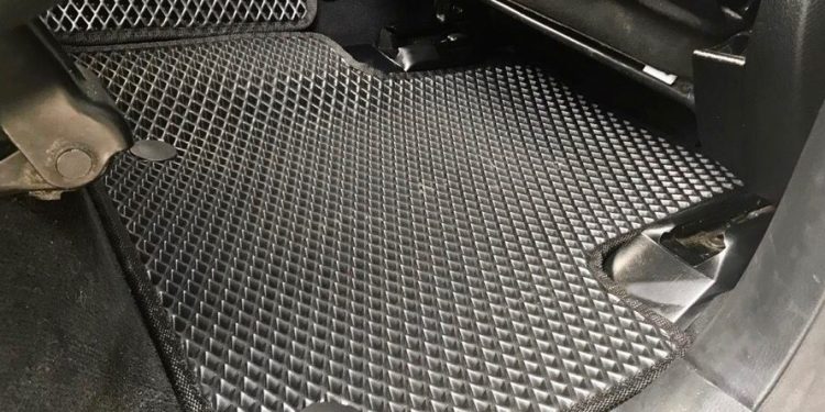 Коврики в багажник: выбор и уход — полезные советы