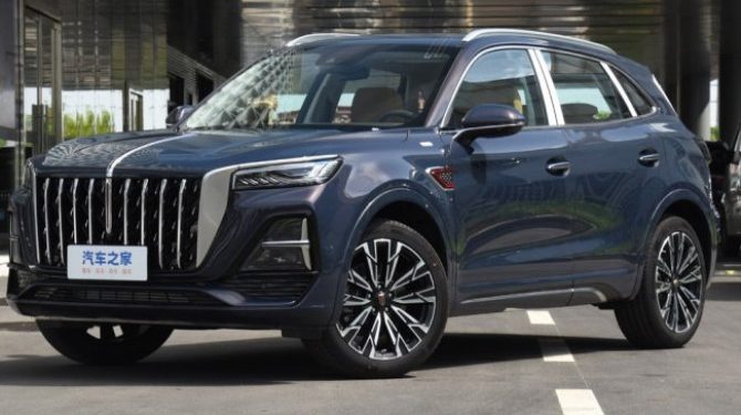 В России начинаются продажи кроссовера Hongqi HS5 New