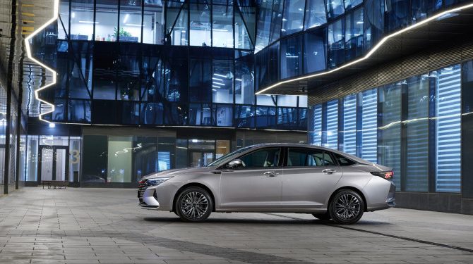 Бизнес-седан Dongfeng Aeolus Shine Max получил более доступные комплектации