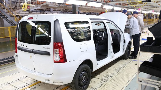 «ЛАДА Ижевск» начал тестовую сборку пассажирских универсалов LADA Largus