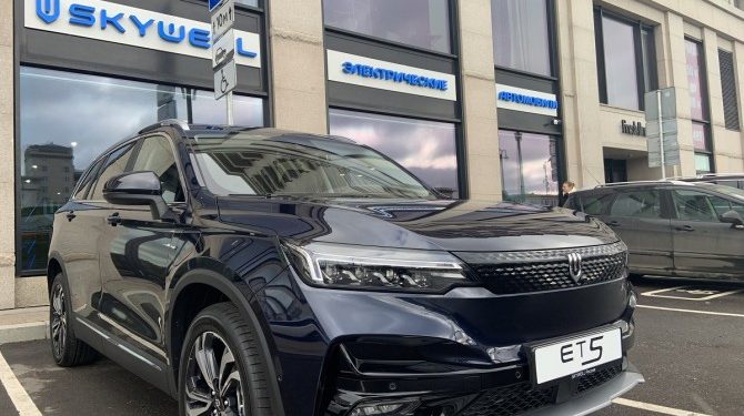 На российском авторынке сократится выбор гибридов и электрокаров