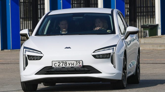 Дилер назвал стоимость электроседана «Амберавто А5»