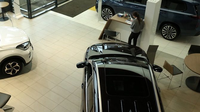 Пять брендов поменяли цены на автомобили в первой половине марта