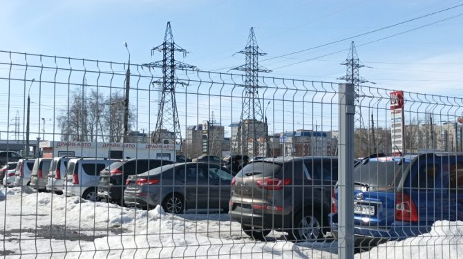 Автомобили с пробегом в марте подешевели на 1%