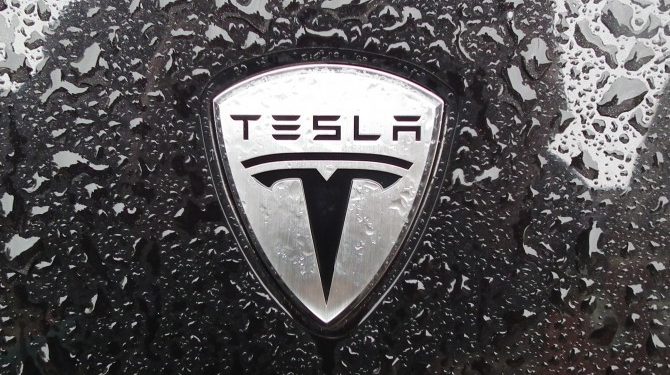 Tesla готовится к строительству завода в Индии