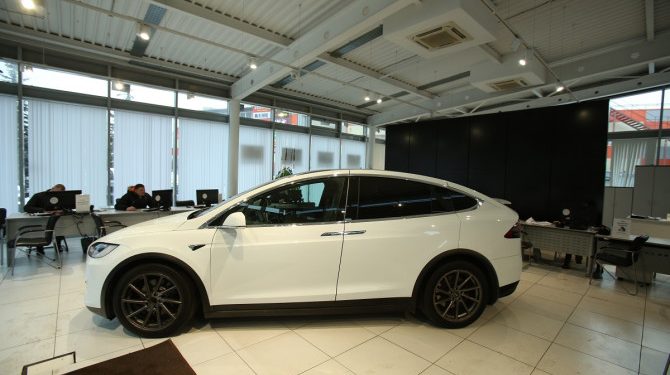 Tesla вернула себе звание мирового лидера по продажам электромобилей