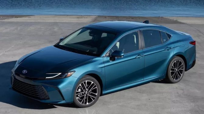 В США состоялся старт продаж новой Toyota Camry