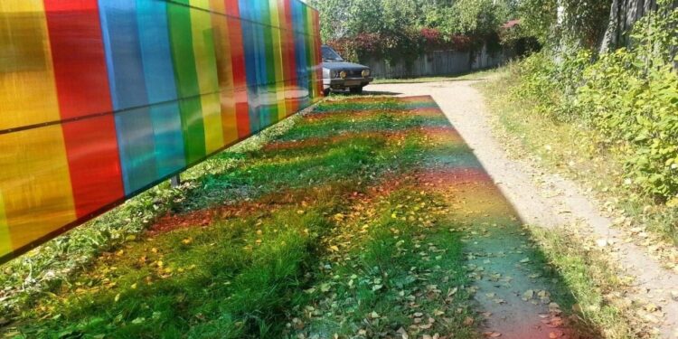 Экономичный и прочный: монолитный поликарбонат для строительства