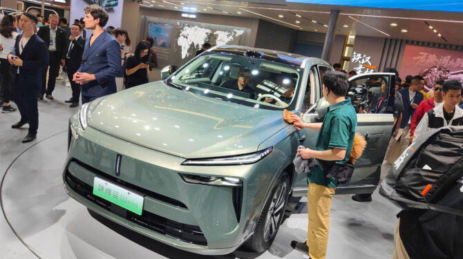 Great Wall привезет две новые модели WEY в Россию