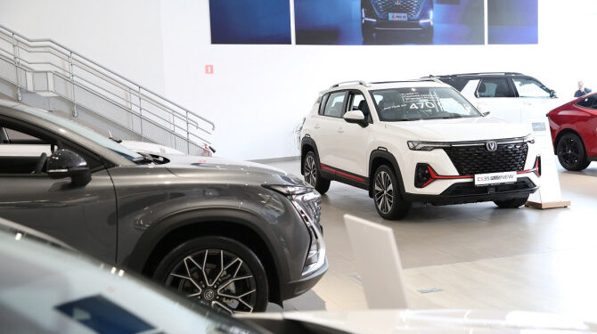 Сколько новых автомобилей было продано в апреле 2024 года?