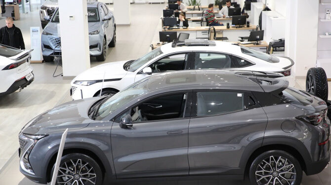 В апреле новых легковых автомобилей было продано на 6,5% меньше, чем в марте