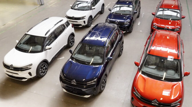 Автомобили Peugeot и Citroen стали доступны на онлайн-витринах «СберАвто» и «Мегамаркета»