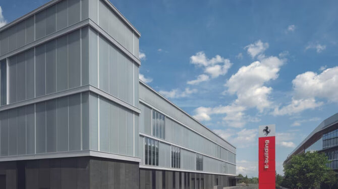 Ferrari открыла новейший завод E-Building