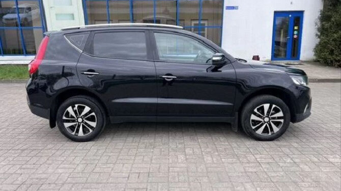 Стали известны 5-летние китайские кроссоверы с лучшей остаточной стоимостью