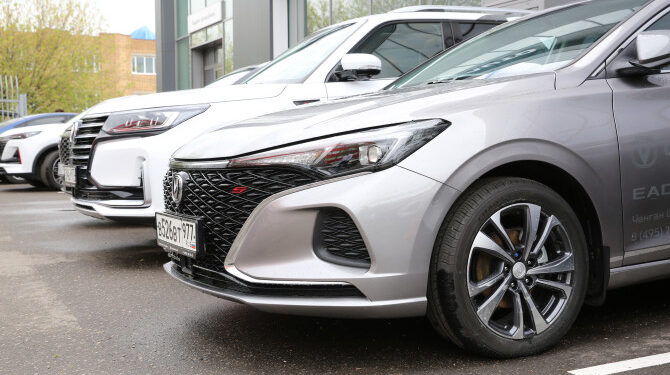 Дилеры ожидают падения авторынка из-за ужесточения законов