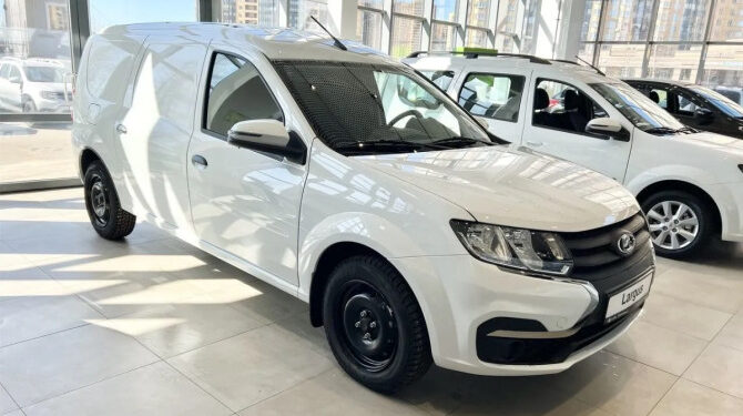 Фургоны LADA Largus появились у российских дилеров