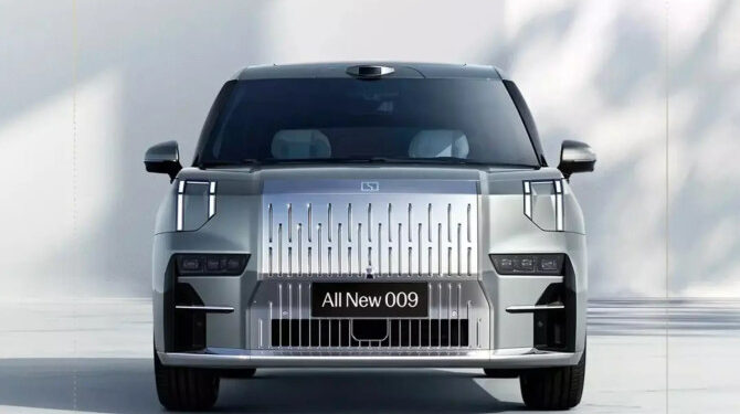 Минивэн Zeekr 009 обновится и получит семиместную версию