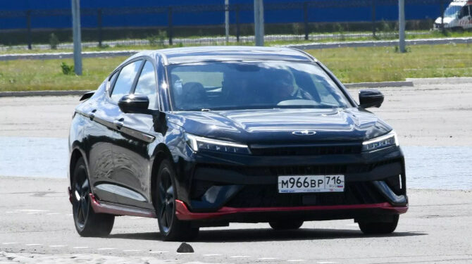 Состоялся показ «заряженного» лифтбека «Москвич 6»