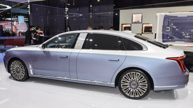 В России появится лимузин Hongqi H9+ с новым мотором