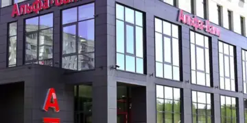 Бронирование стекла пленкой для защиты окон